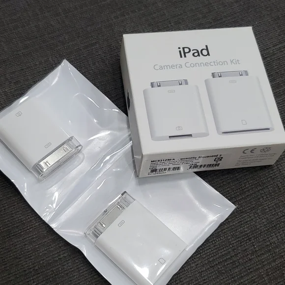 iPad camera connection kit #1117 - Picture 1 of 6